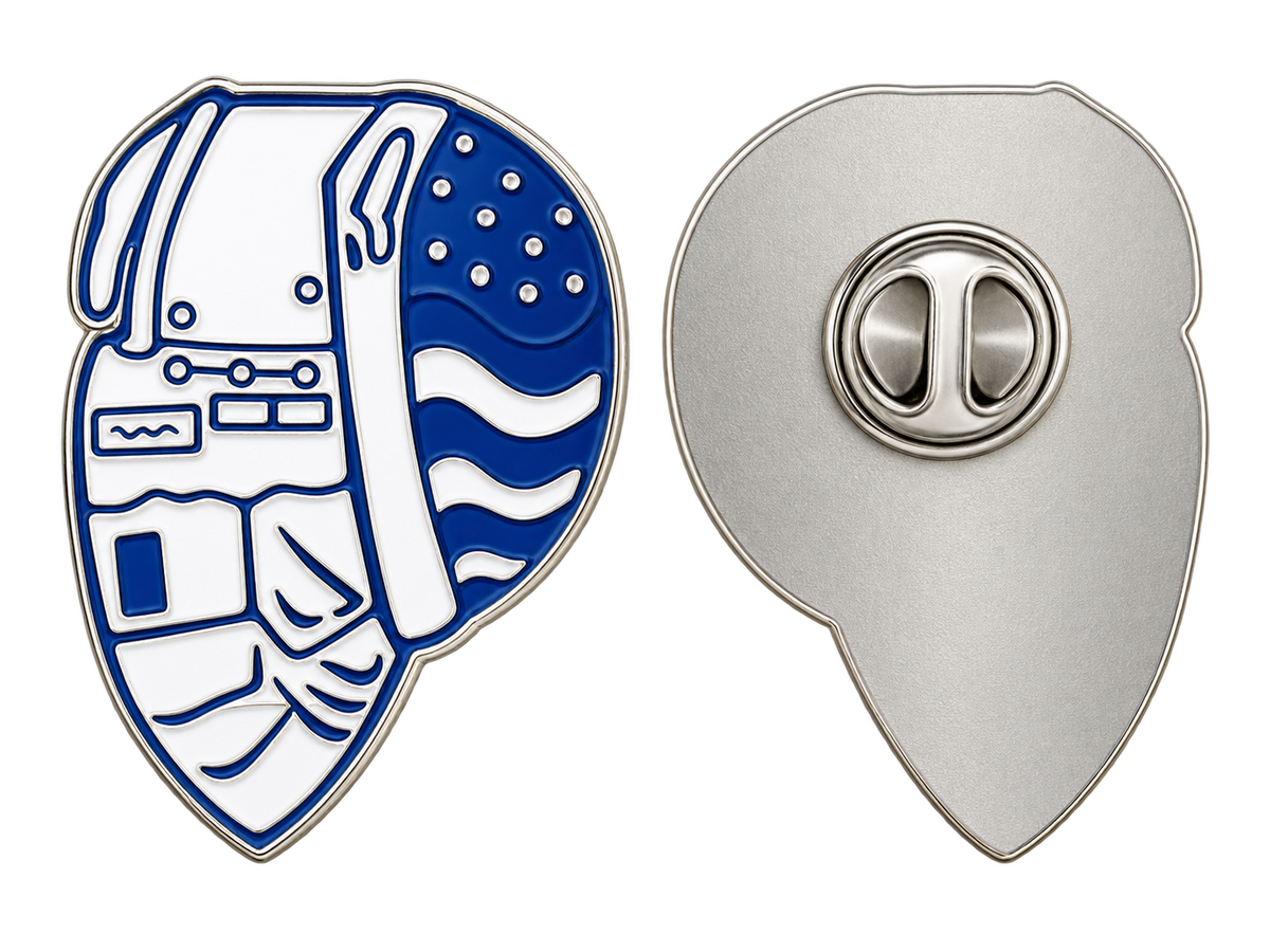 KM Fencing Lapel Pin